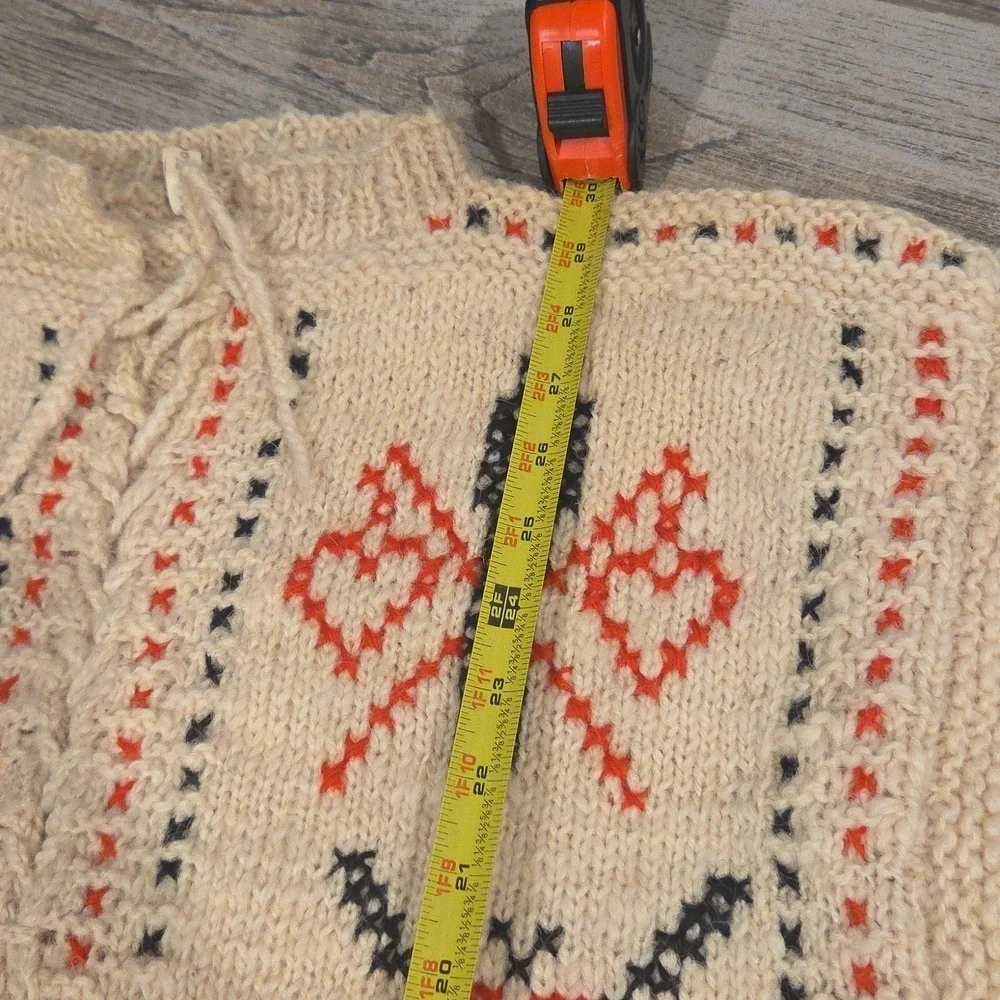Camisola Poveira – Vintage Portuguese Fisherman Wool Sweater, Handmade - Picture 11 of 16